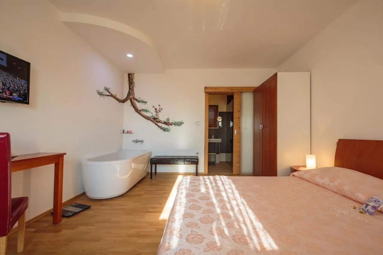Villa Salambati Smoljanci